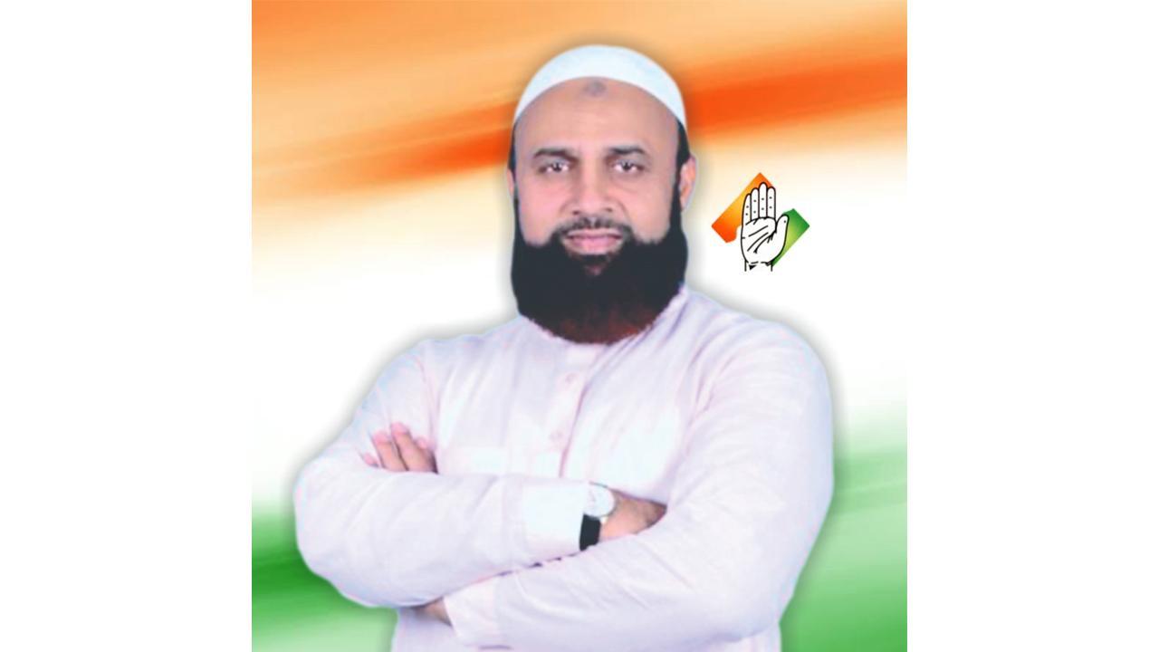 Babbu Khan distributes 650 smartphones for online classes to children in Dharavi