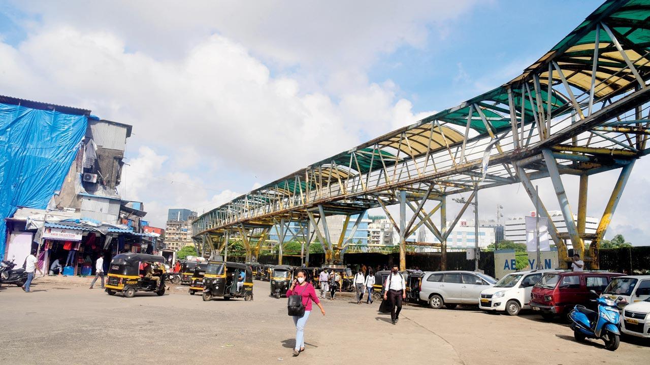 Bandra East skywalk to be rebuilt without roof