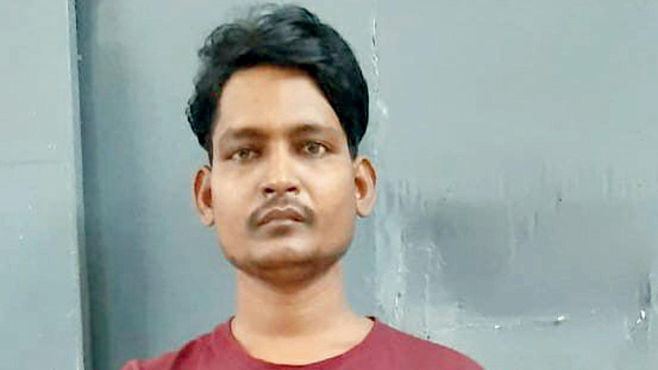 Bhageshwar Chowdhary, the help, was drunk and accidentally left his bag on the footpath