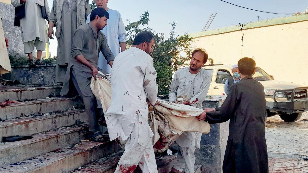  Blast at mosque targeting Shiite Muslims kills 25