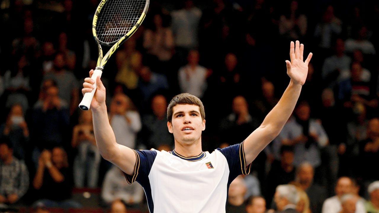 Spanish teen stuns Murray in Vienna