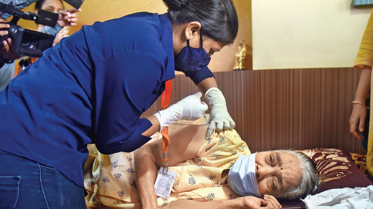 42 lakh fully vaccinated, don’t see 3rd wave coming, BMC tells Bombay HC