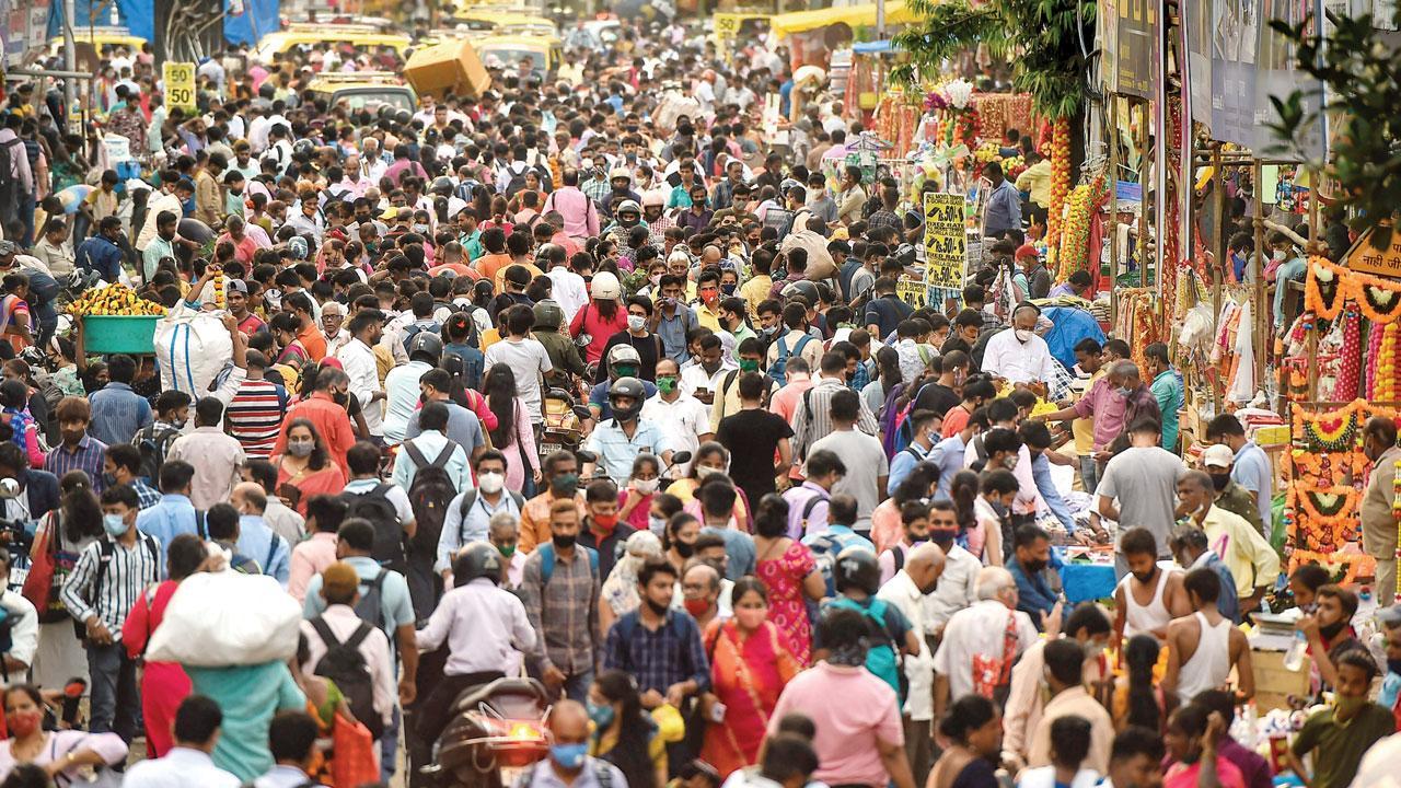 India: Daily Covid-19 cases down, but casualties up