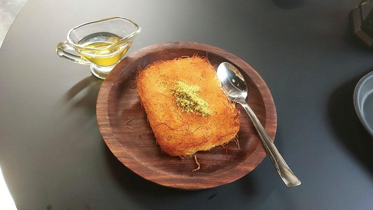 Crunchy cheese kunafa