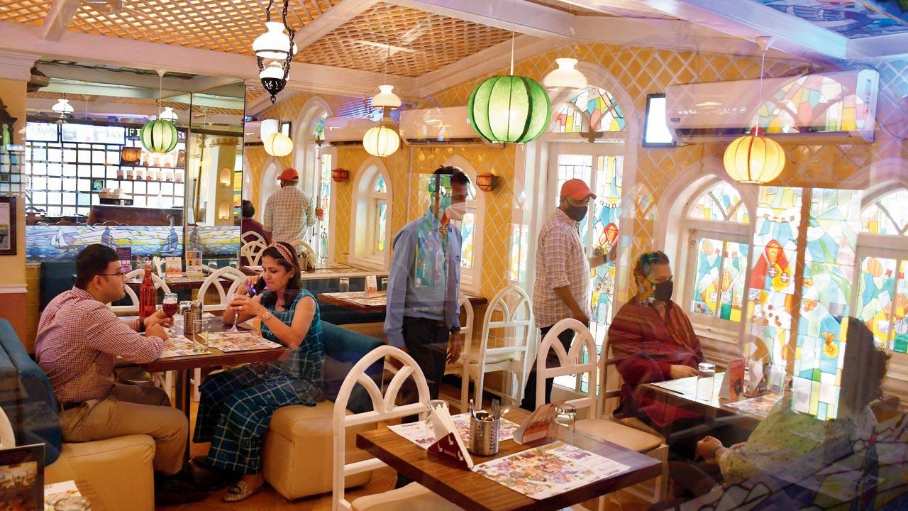 Restaurant kitchens must close at 1 am. File pic/Ashish Raje