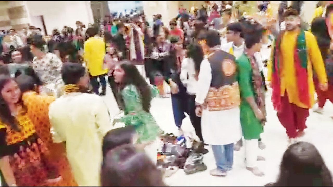 Mumbai: Garba passes being sold on social media; winners to get gold coins as prizes