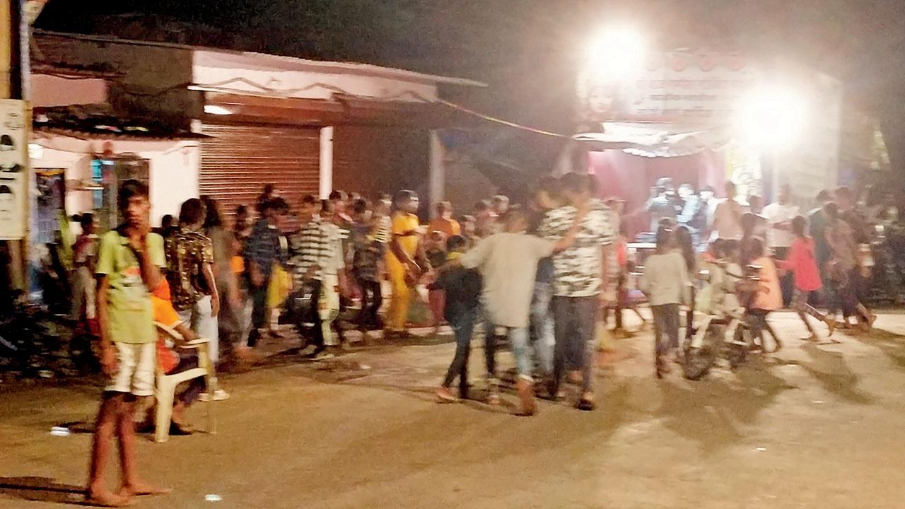 Some people in Borivli spotted playing garba on the street