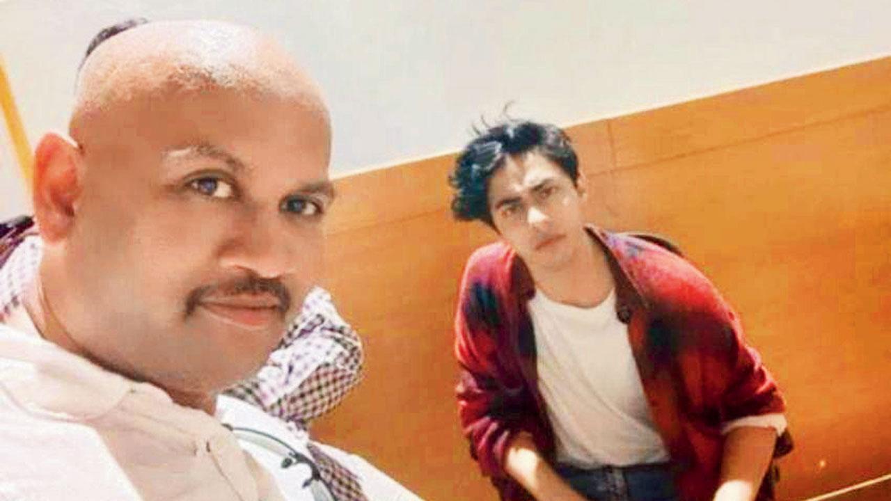K P Gosavi’s selfie with Aryan Khan that went viral
