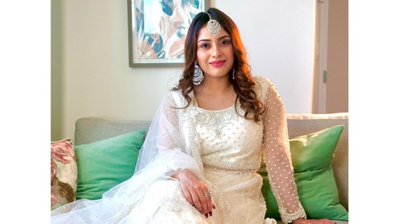 Jannat, an ace Punjabi singer and musical artist, enthrals audiences with her impeccable talents