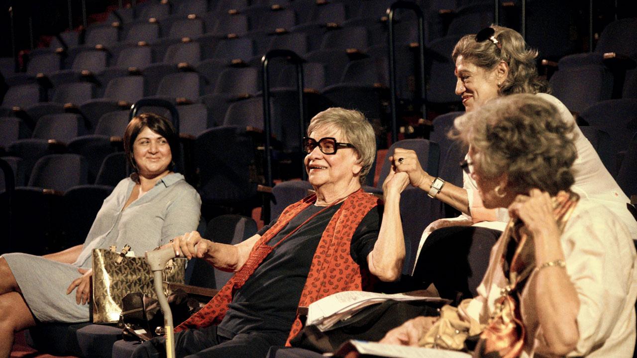 Naoroji flanked by Lubna Adams (left) and Dolly Thakore (rear centre). Pics/Suresh KK