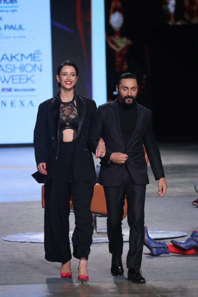 Both Rahul and Tripti walked the ramp in sleek black pantsuits, while all the other models flaunted vibrant colours and prints. The designer's show prioritised sustainable fashion and was an ode to the late Satya Paul.