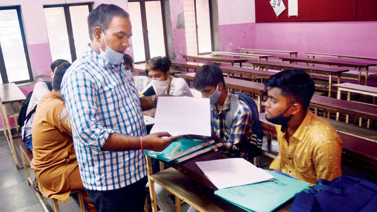 Canteen, shops at colleges to remain shut: Mumbai University's reopening SOPs