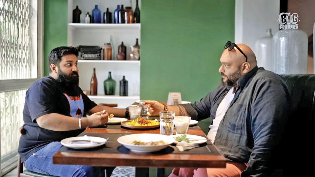 Mewara and Jayakumar in an episode of The Big Forkers