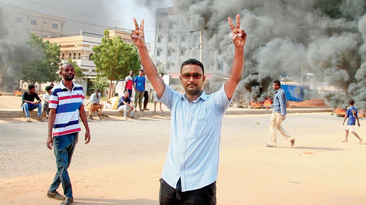 Military coup: Sudan PM, senior government officials arrested