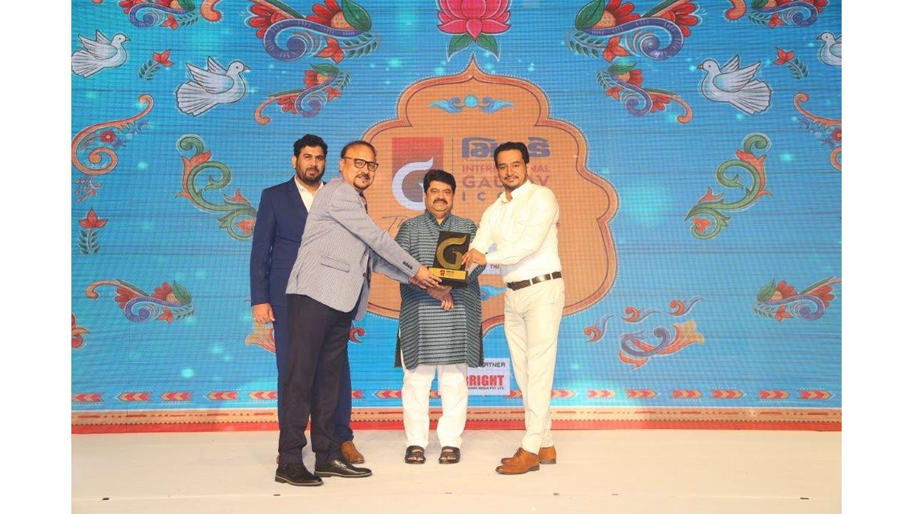 Mr Sanjay Rathi from Sampark Logistics Pvt Ltd was felicitated for the Iconic Logistic Brand of India 2021