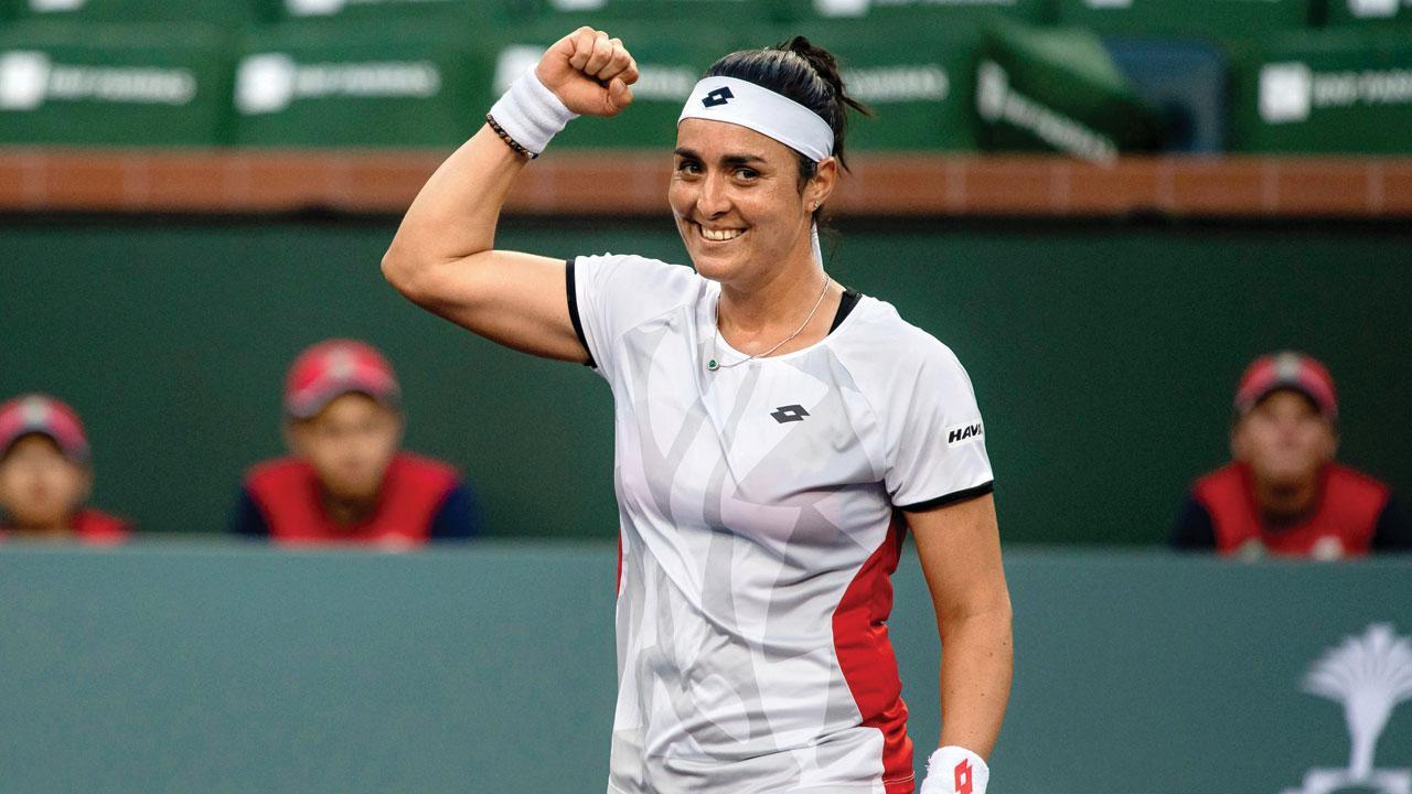 Jabeur cools off red-hot Kontaveit to reach Indian Wells semi-finals