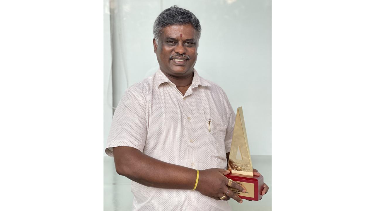 Balaji Caterers felicitated for the brand Balaji Pure Veg for Iconic Chain of Veg Restaurants