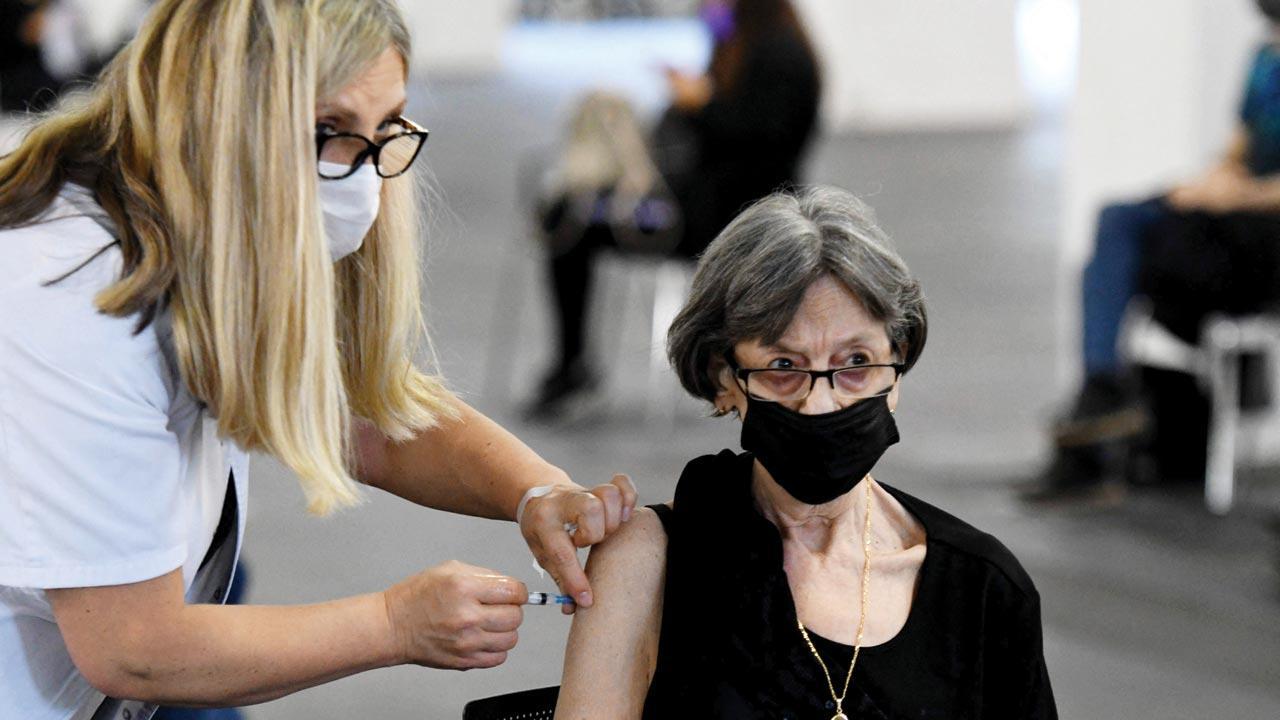 Pandemic claimed lives of 1,80,000 healthcare workers till May this year: WHO
