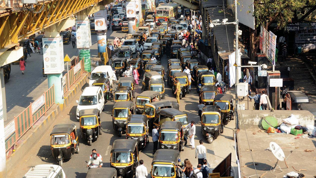 Mumbai: BMC wants power to collect fines for parking violations