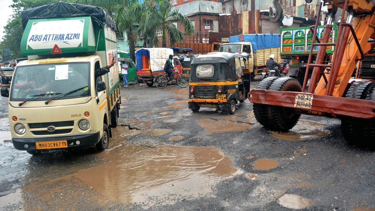 As monsoon stays on, five wards slow to fill potholes