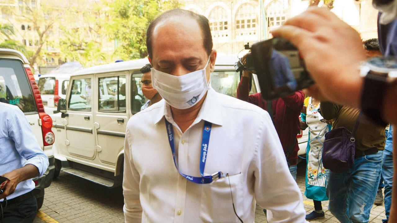 HC tells NIA to file affidavit on Sachin Waze’s house custody plea
