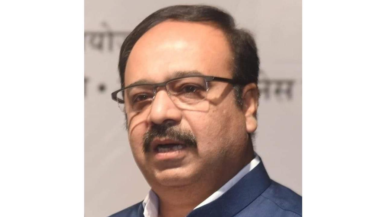 Sanjay Dhavalikar - Banking Expert Having Years Of Ordeal In Managing Complex Operations