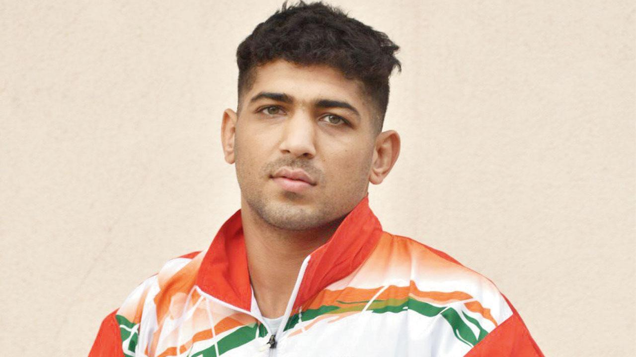 India boxers Sanjeet, Akash Kumar enter pre-quarters