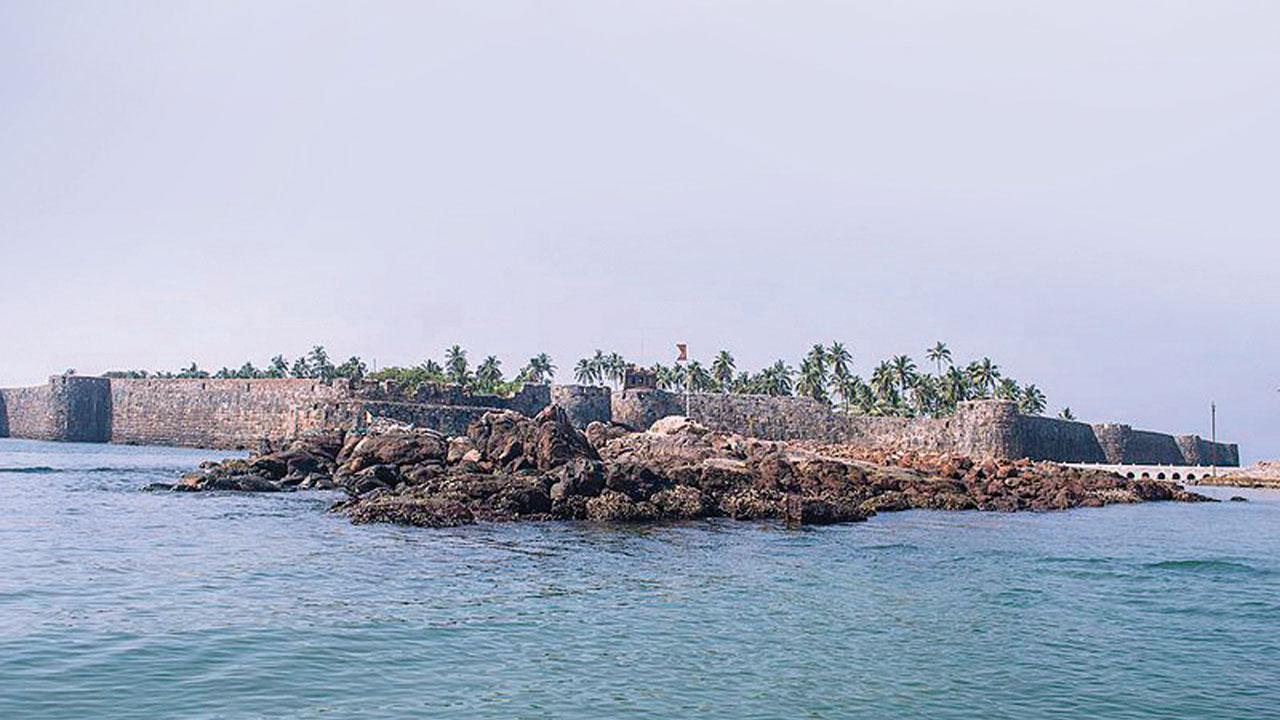 Experience the wonders of Sindhurdurg