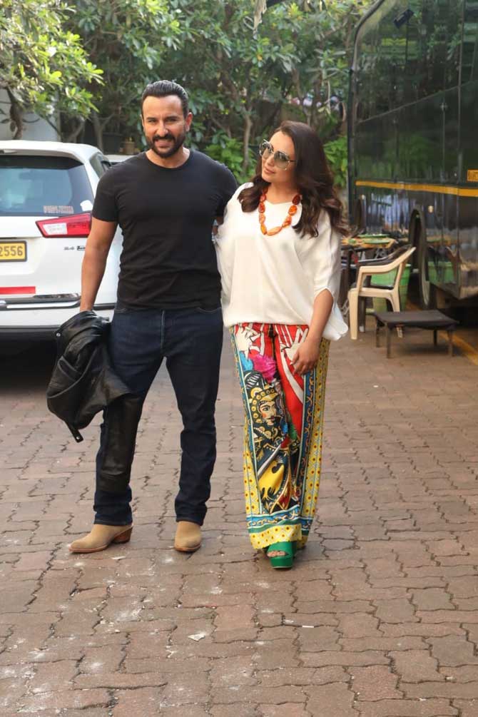 The OG Bunty and Babli - Saif Ali Khan and Rani Mukerji - were clicked on the sets of Ranveer Singh's game show 'The Big Picture' to promote their upcoming film 'Bunty Aur Babli 2'.