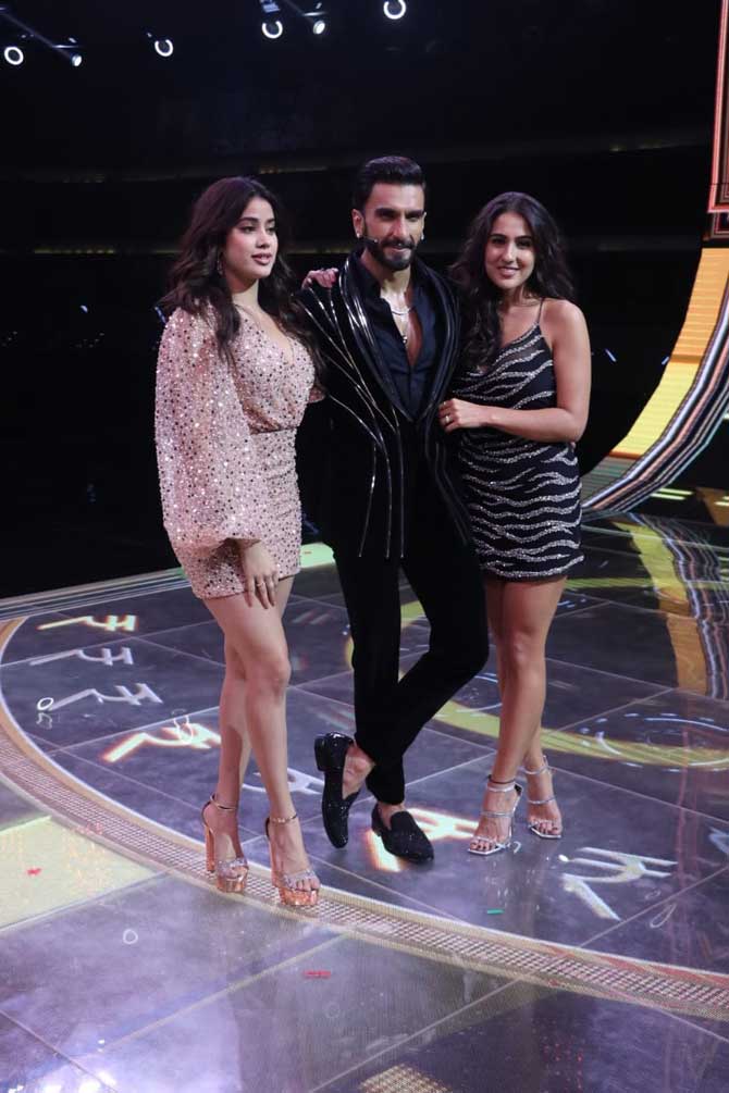 Also snapped on 'The Big Picture' with Ranveer Singh were Janhvi Kapoor and Sara Ali Khan. For the unversed, 'The Big Picture' is Ranveer Singh's big television debut. It's a visual-based quiz show, and speaking about it, Singh said, 