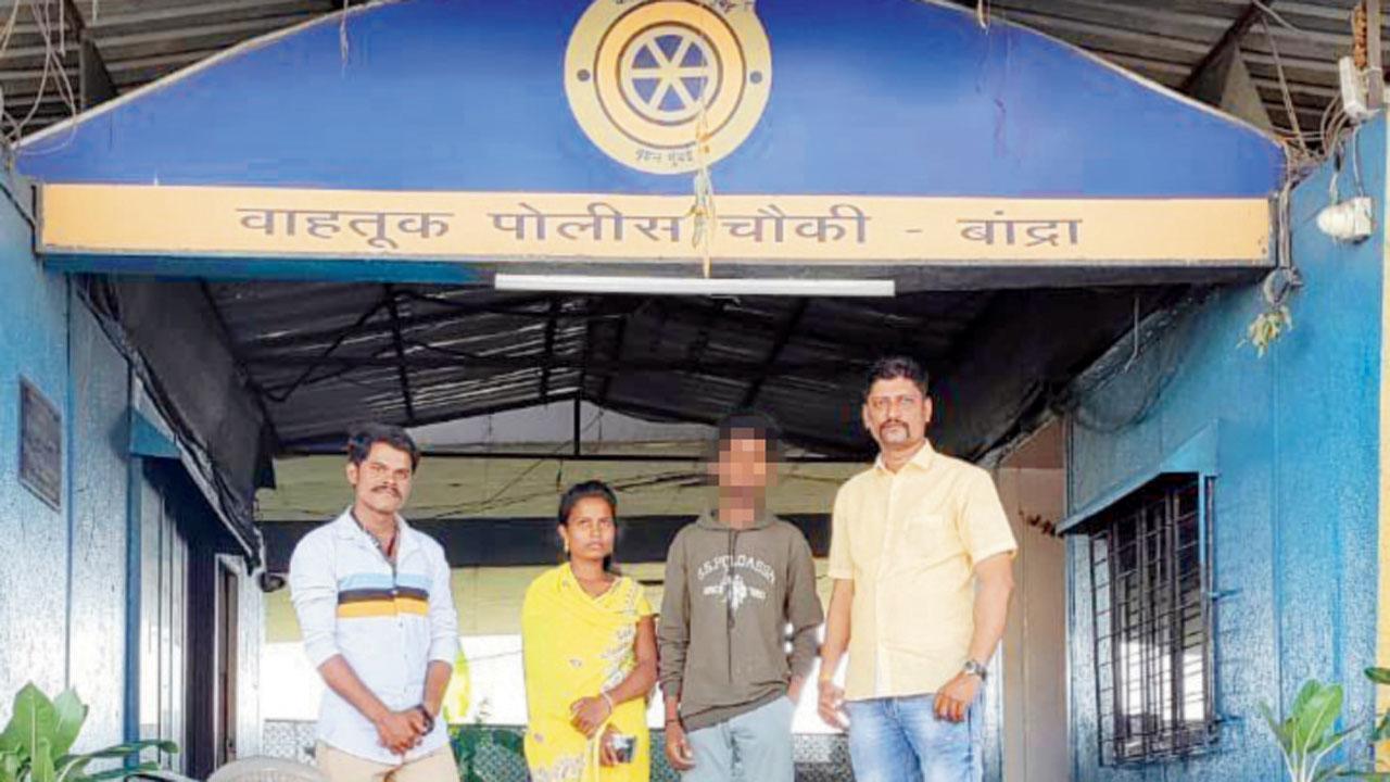 Mumbai: Traffic cops woo wandering teen with food, bike rides