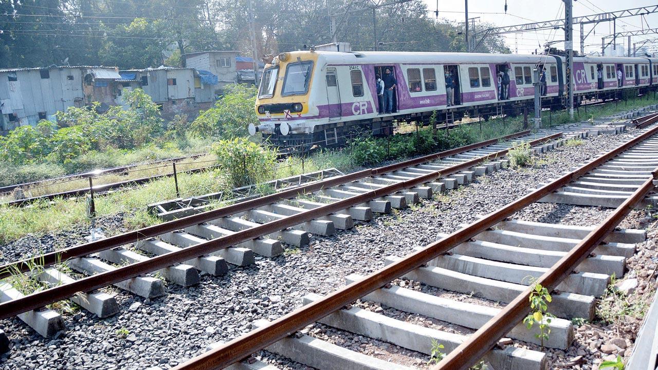 Mumbai: Work on extending harbour line to Borivli to begin next year