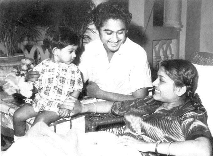 Kishore Kumar, fondly known as Kishore-da, gave the Indian film industry songs like 'Chalte chalte mere ye geet yaad rakhna, kabhi alvida na kehna', 'O hansini', 'Aa chal ke tujhe', 'Pal pal dil ke paas', 'Hawa ke saath saath', 'Chhukar mere mann ko' and 'Jahaan teri ye nazar hai'. In picture: Kishore with his first wife Ruma and son Amit.