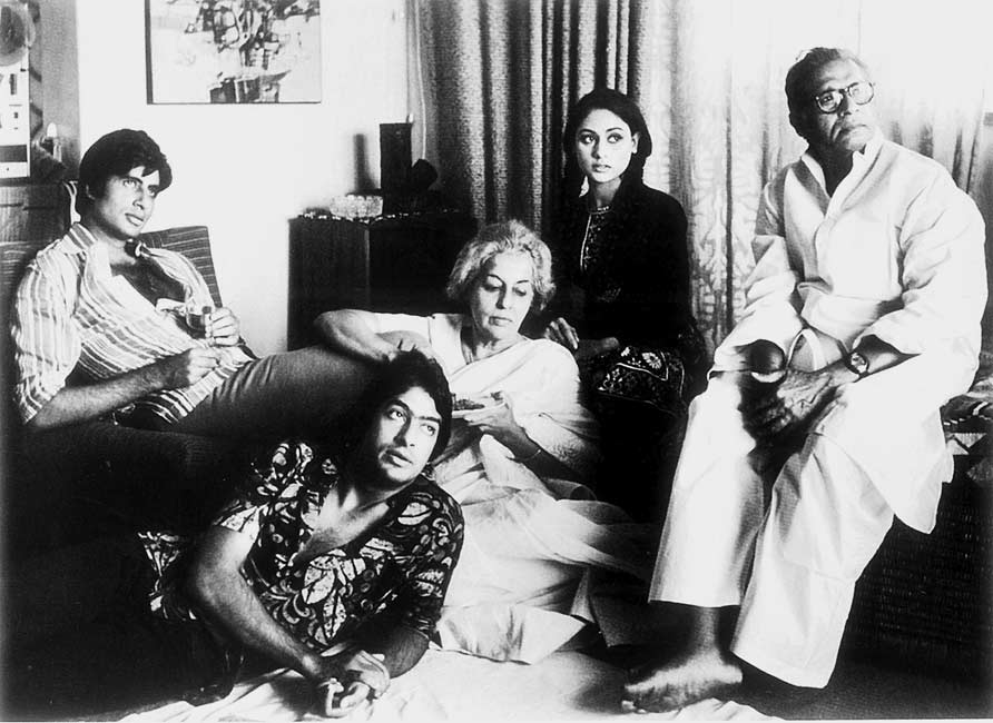 (Clockwise) A young Amitabh Bachchan with his mother Teji Bachchan, wife Jaya, father Harivansh Rai Bachchan and brother Ajitabh.