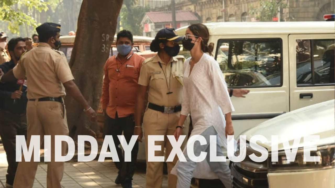 PHOTOS: Ananya Panday leaves from NCB office along with father Chunky Panday