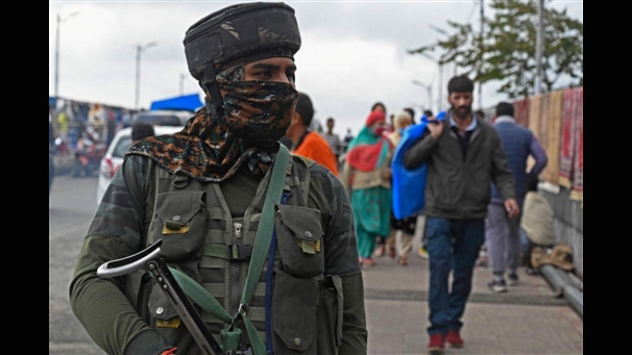 Jammu and Kashmir: Two LeT militants killed, three security personnel injured in Shopian