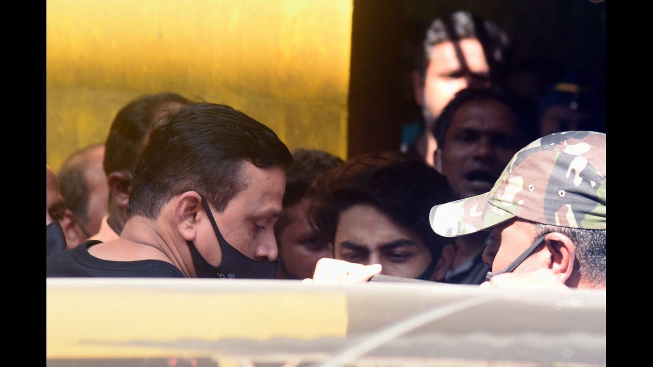 Aryan Khan, son of Bollywood superstar Shah Rukh Khan, walked out of the Arthur Road prison, after 22 days in the central Mumbai facility following his arrest during a drug raid on a cruise ship off the Mumbai coast. Pic/Shadab Khan