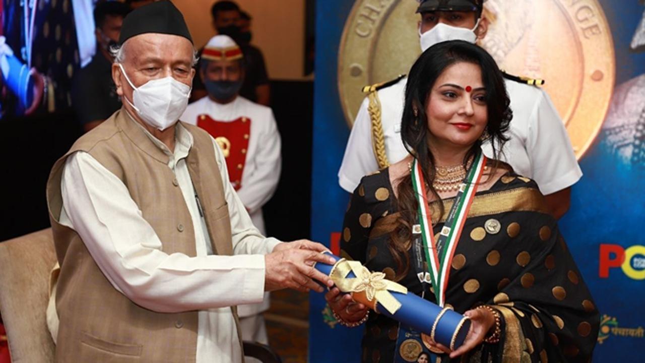 Bhavini Khakhkhar Felicitated With Prestigious Award of 'Champions of Change' By Hon'ble Guv of Maharashtra