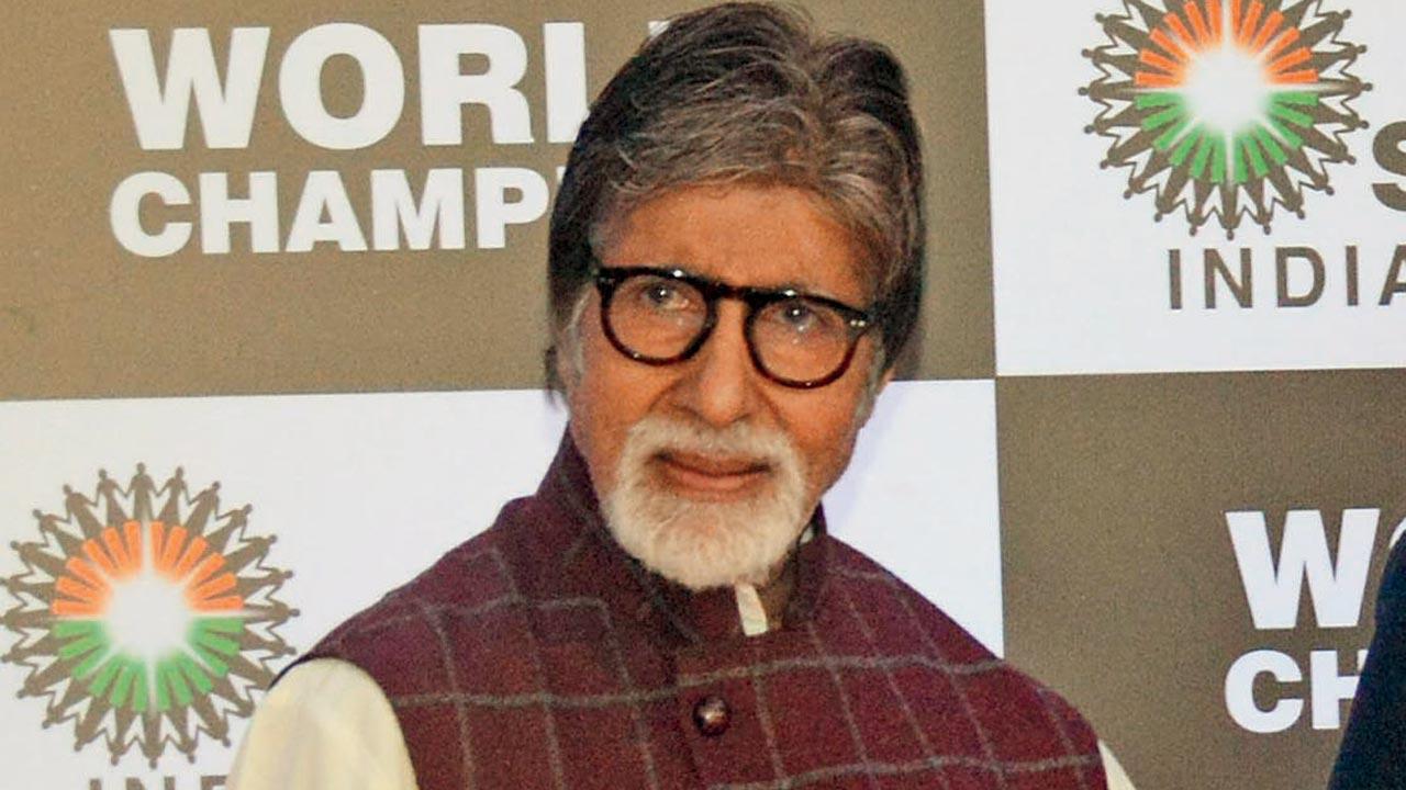  Amitabh Bachchan 