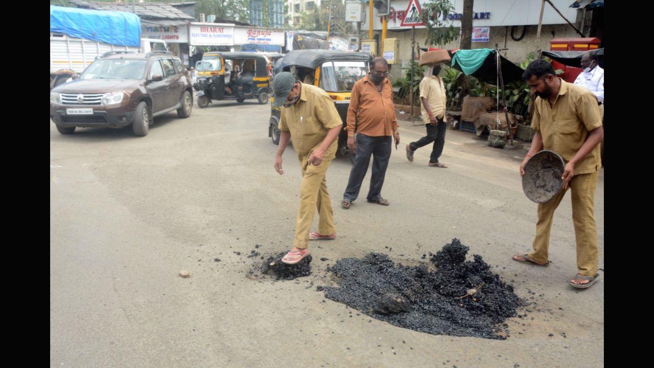 BMC chief Iqbal Singh Chahal held meeting with ward officials, road engineers; directs them to inspect roads, map potholes and fill them at the earliest.