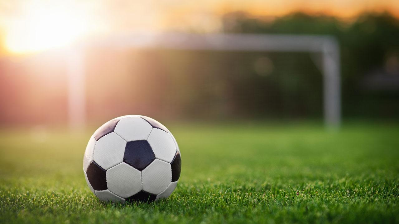 FIFA urges players to get vaccinated