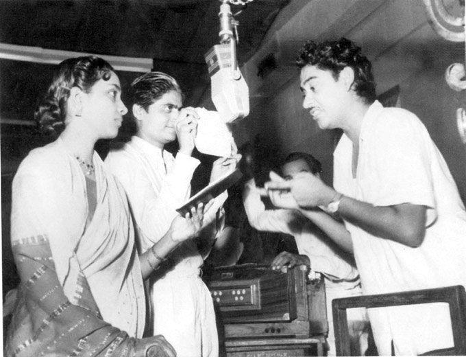 Kumar was fond of milk and jalebis, and his fans pay tribute at his Samadhi by offering these two favourite dishes of the singer. In picture: Kishore with Geeta Dutt and lyricist Bharat Vyas.