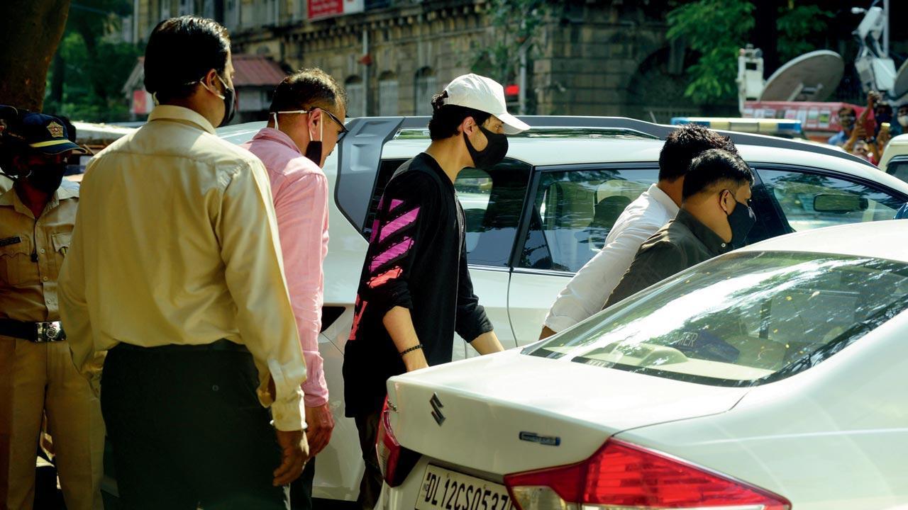 'God is great', says lawyer Satish Maneshinde after Aryan Khan gets bail