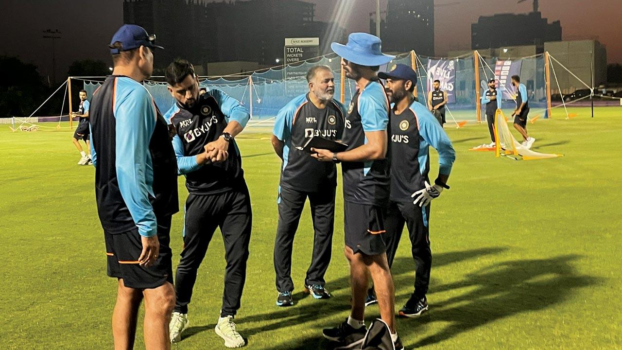 Team India mentor MS Dhoni with the support staff. Pic/BCCI