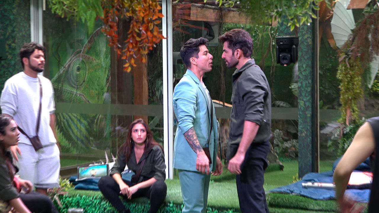 Bigg Boss 15: Netizens praise Pratik Sehajpal, call him a task master after his argument with Jay Bhanushali