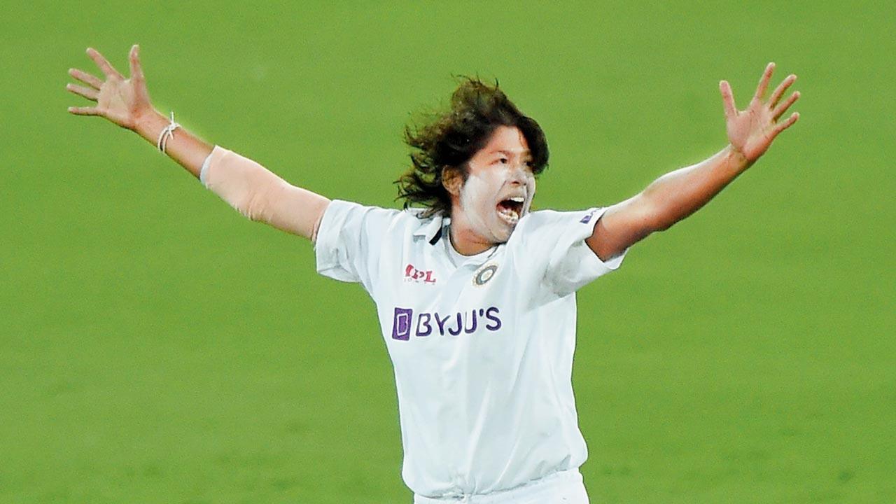 India gain edge over Oz