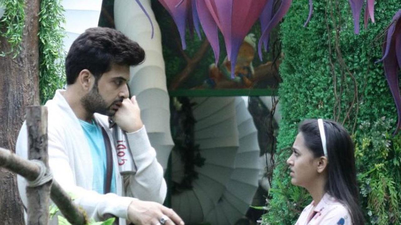 Bigg Boss 15: Is Tejasswi Prakash manipulating Karan Kundrra for her own benefits? Netizens think so 