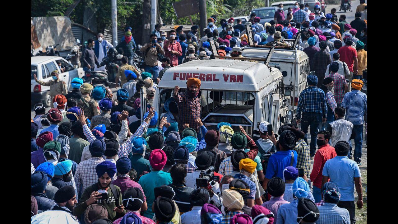Several organisations on Friday staged protests here over the recent killing of civilians in Jammu and Kashmir by terrorists and said such violence was the result of frustration among separatists as the region was seeing fast development and peace. Pic/AFP