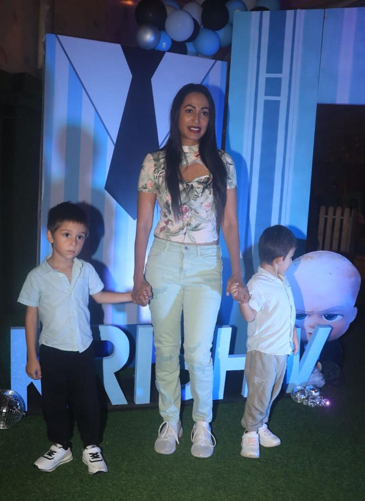 Actress Kashmera Shah looked happy and radiant as she graced the birthday bash with her children Rayaan and Krishaang. The expression on the toddlers' faces was way too adorable.