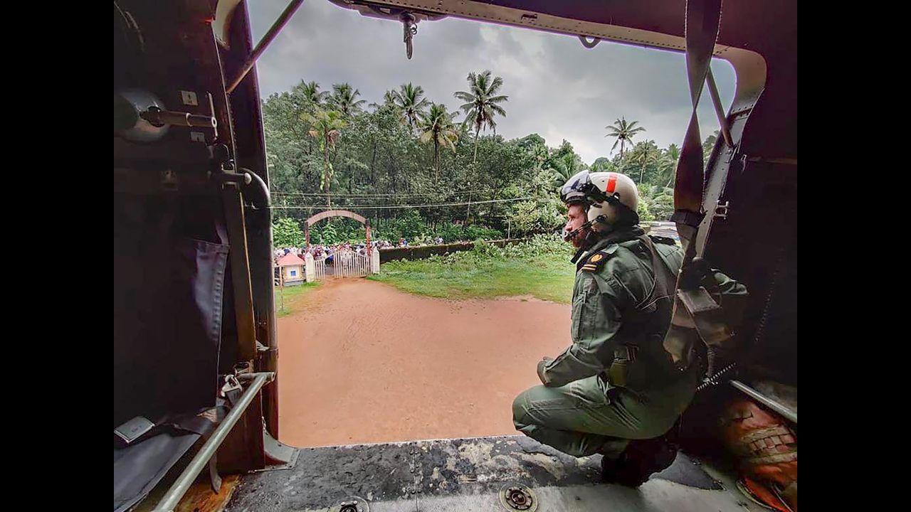 In view of Red Alert in five districts of Kerala, Southern Naval Command Headquarters has been made ready to provide assistance to local administration in rescue operations. Pic/PTI